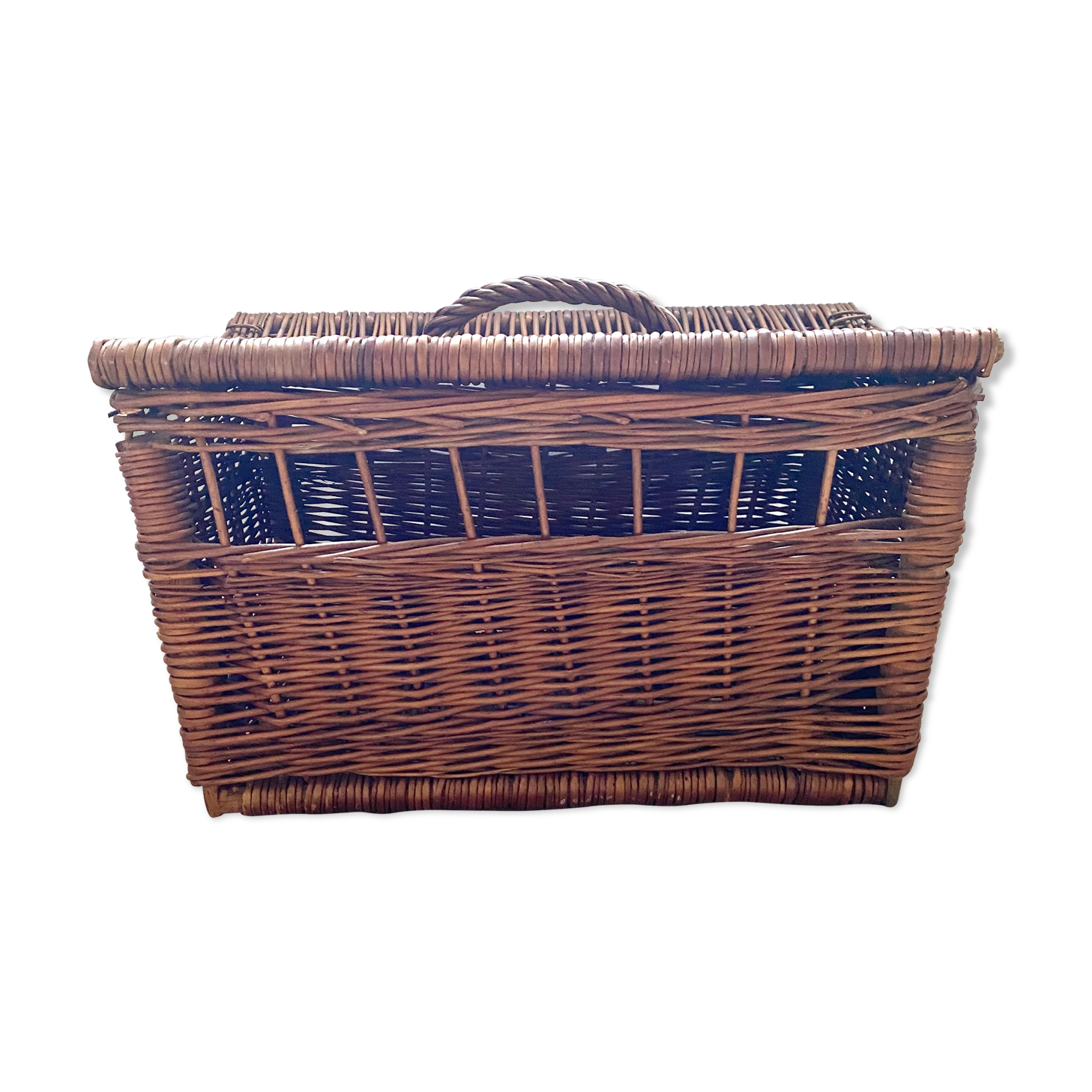 Vintage braid wicker basket for pets