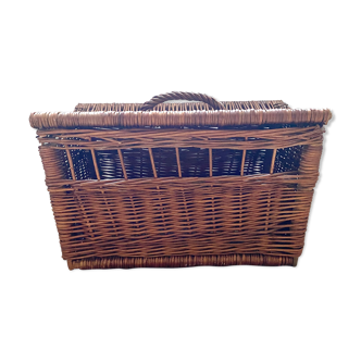 Vintage braid wicker basket for pets