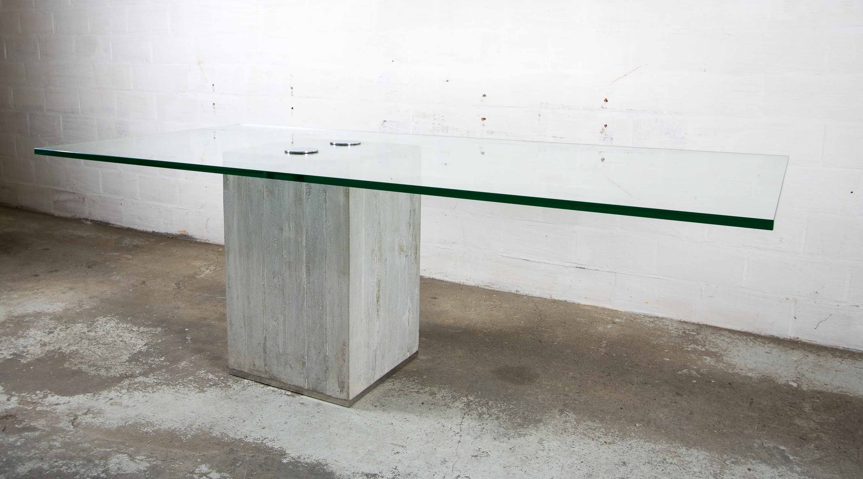 Sergio & Giorgio Saporiti dining table