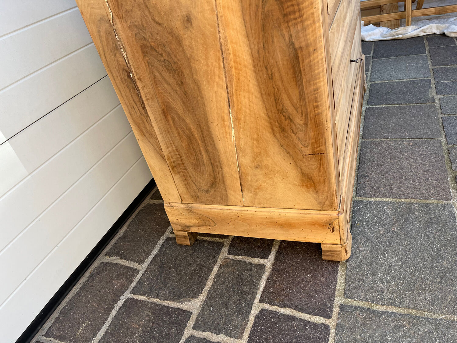 Commode parisienne