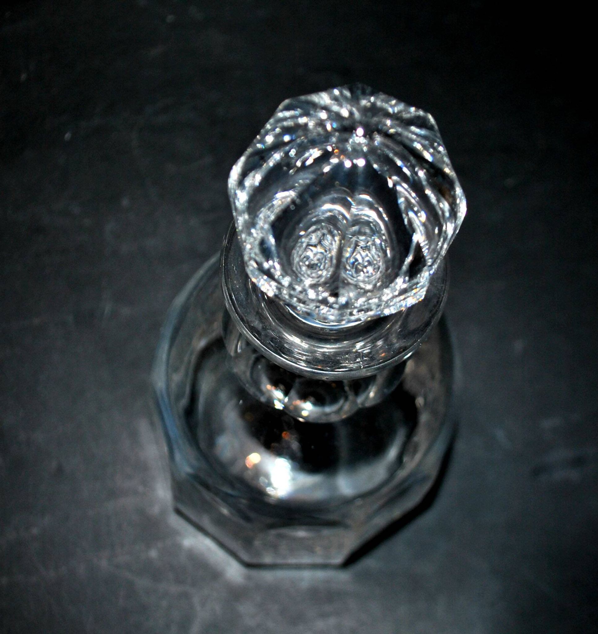 Carafe à whisky en cristal taillé à côtes plates saint-louis bristol? h25.5cm