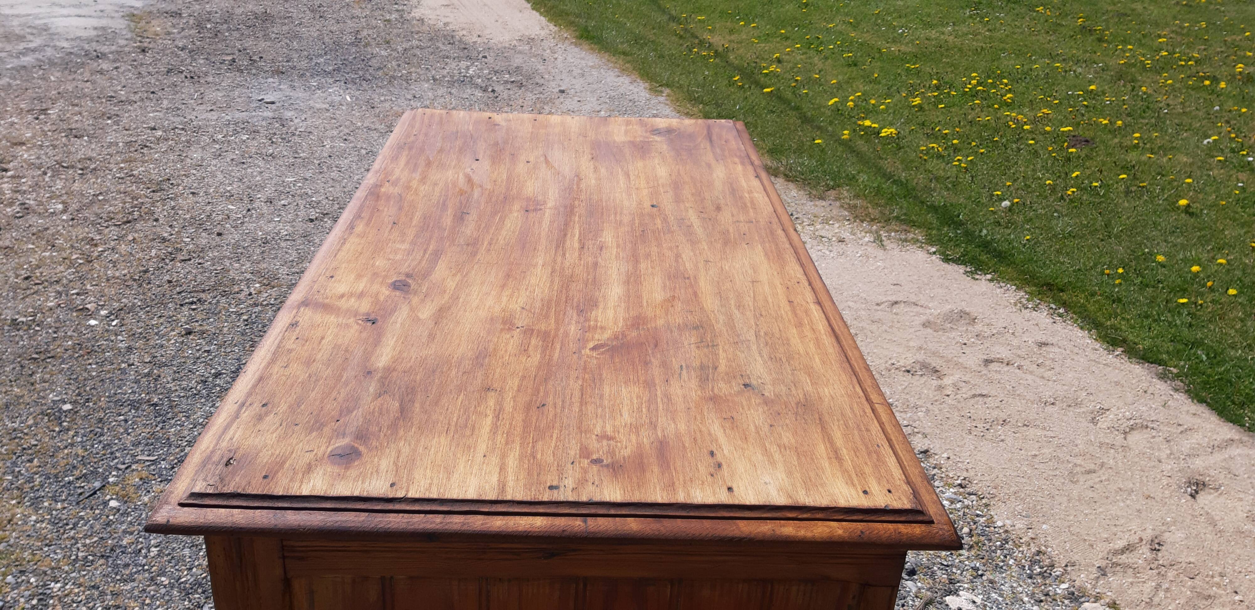 Pine store box counter