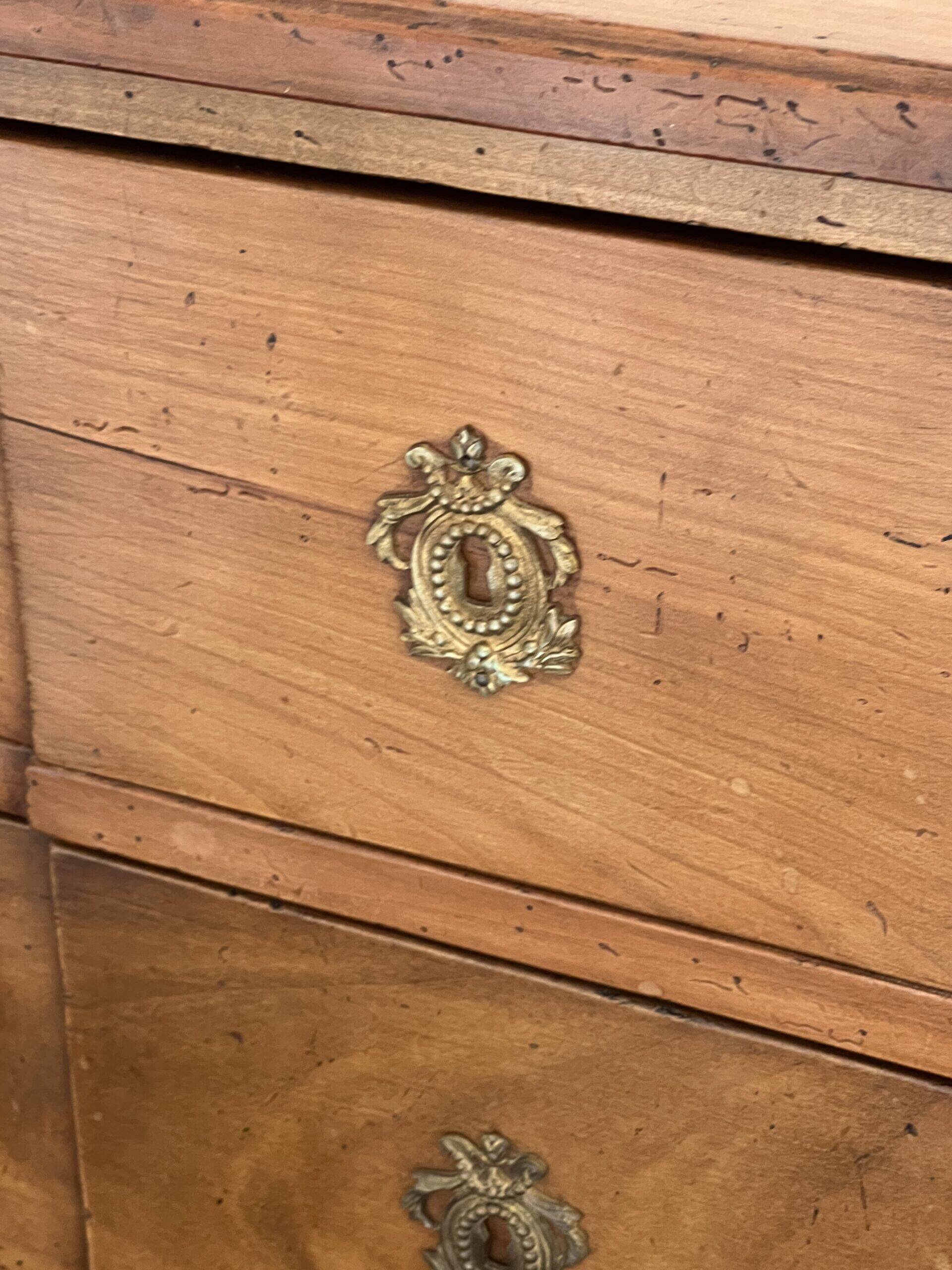 Transitional chest of drawers in solid cherry wood, early 20th century