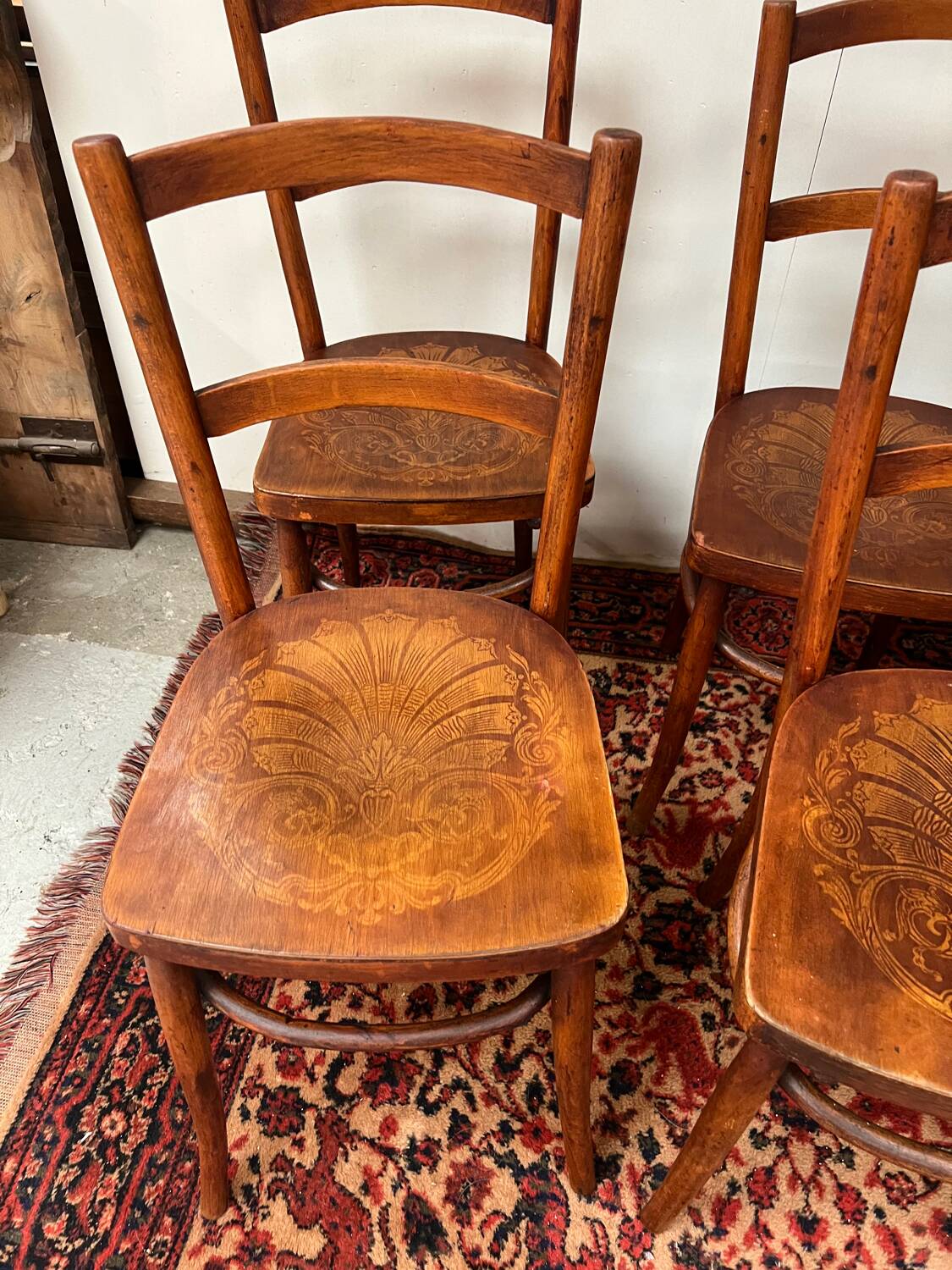 6 anciennes chaises bistrot