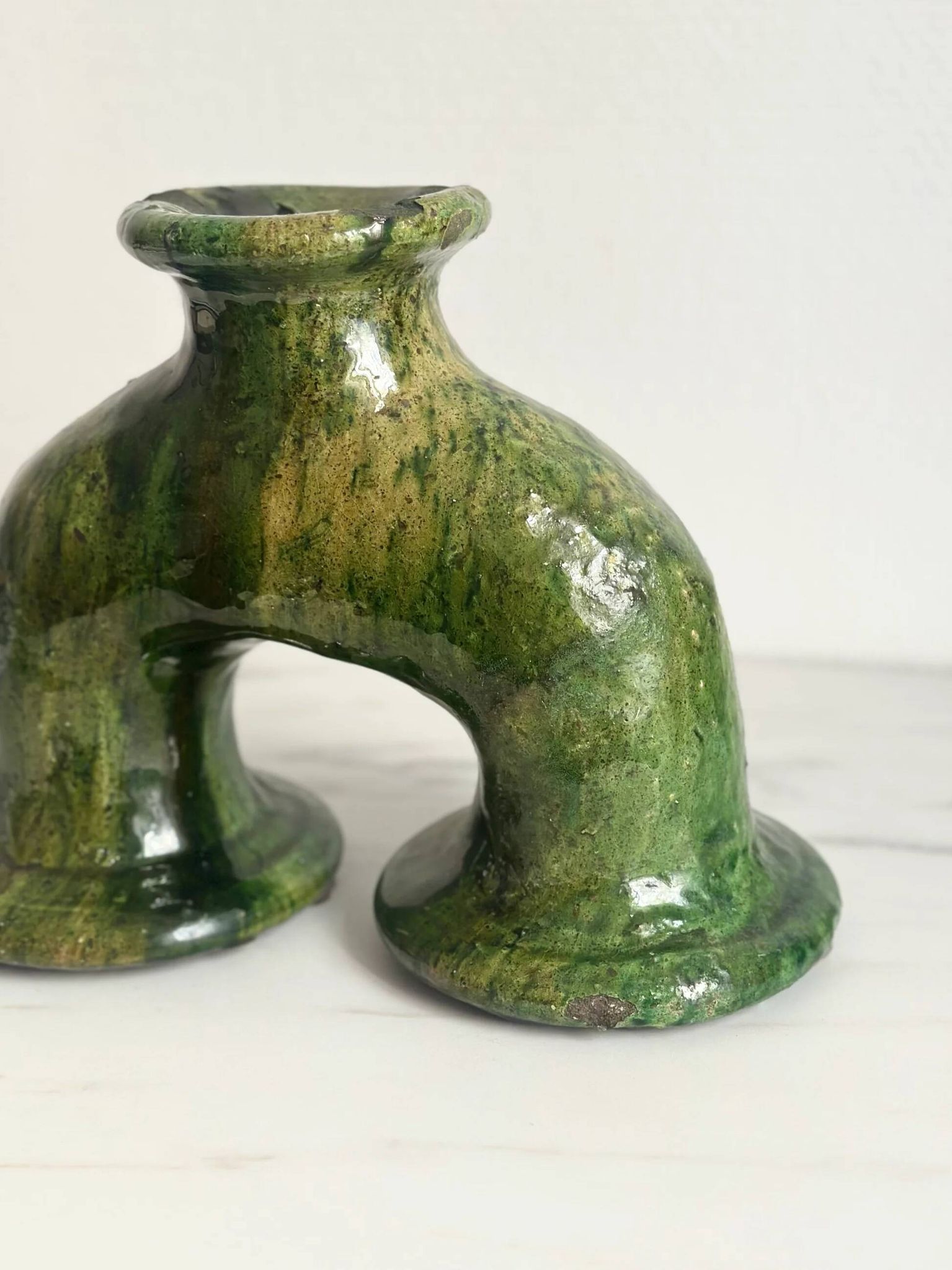 Sculptural vase in glazed ceramic from Tamegroute.