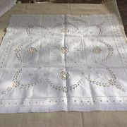 Linen table centre