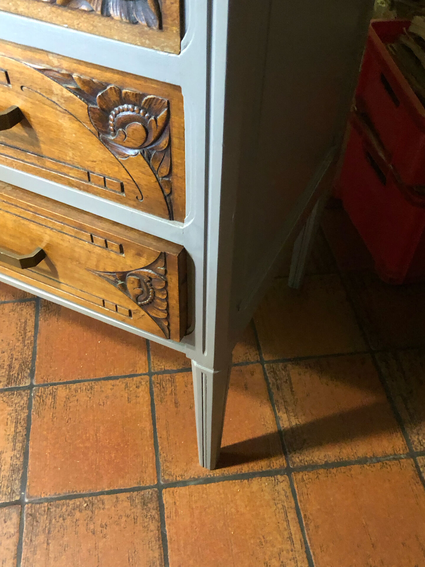Art Deco chest of drawers