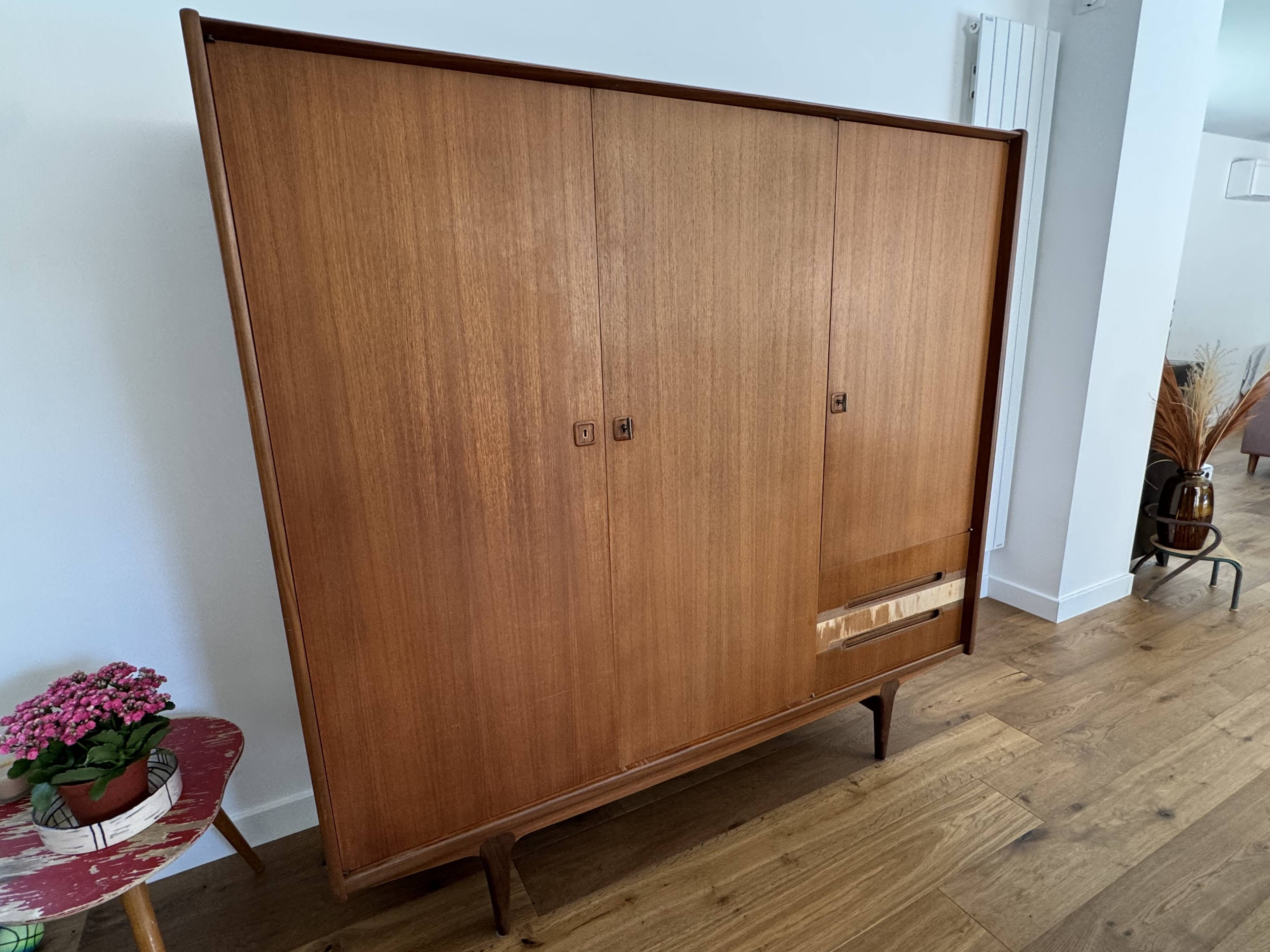 Simat wardrobe 3 doors 3 drawers