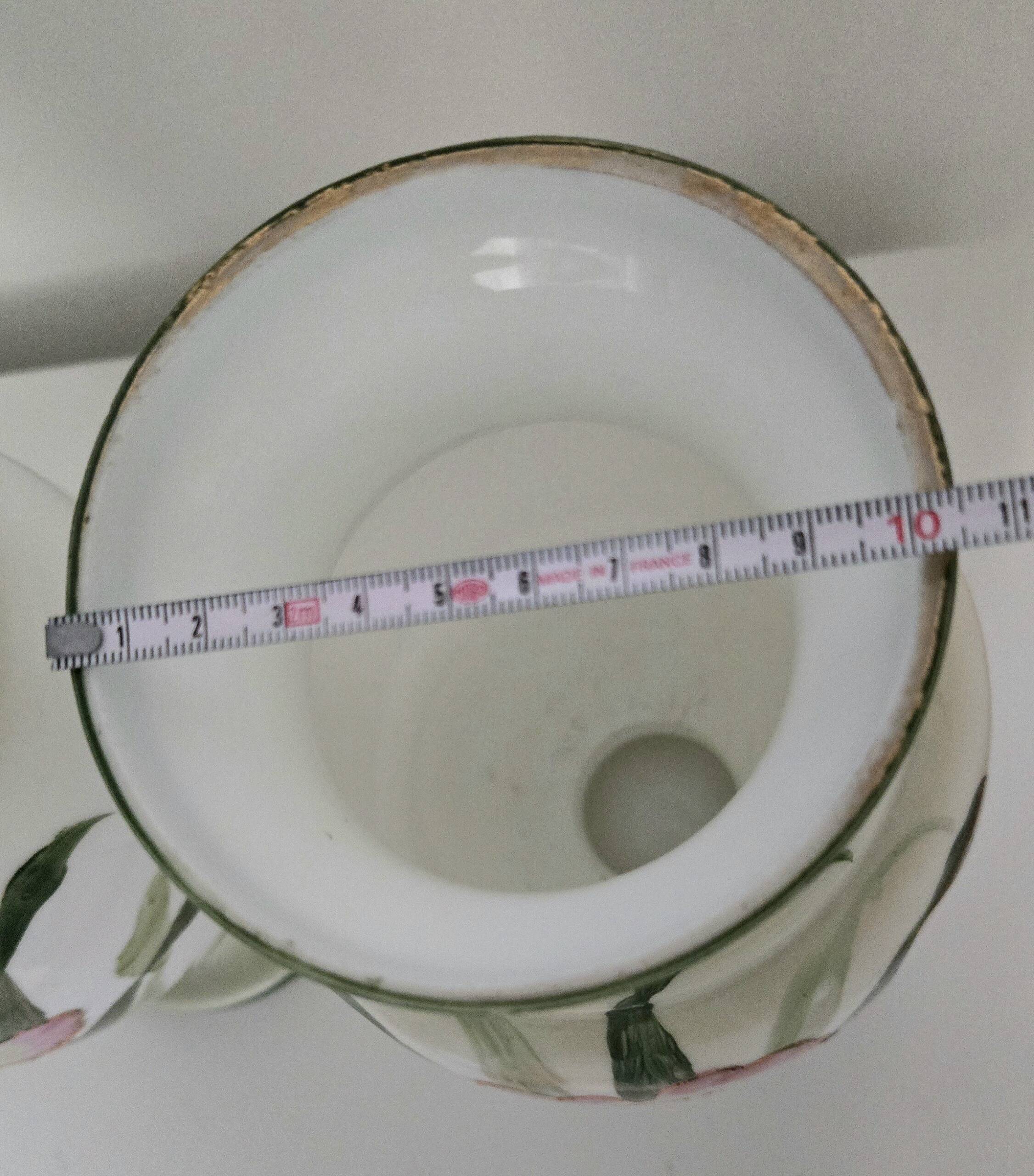 Opaline vase from the Napoléon III period.