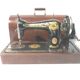 Ancienne machine à coudre Singer manuelle et son coffre en bois vintage