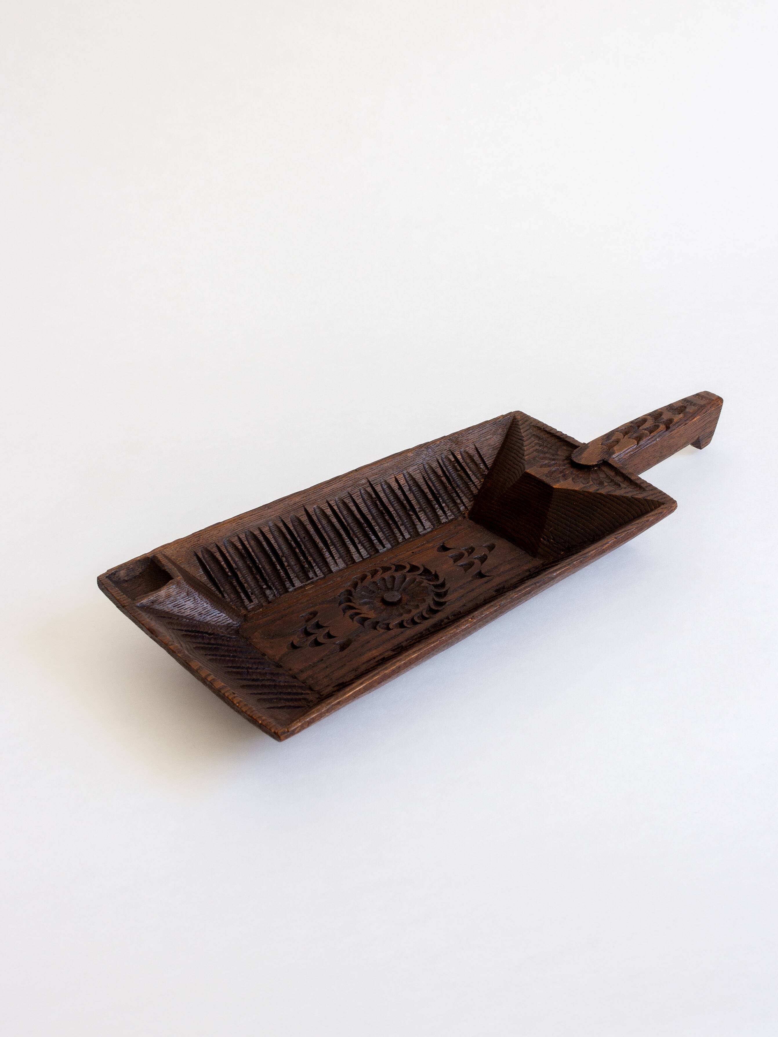 Grain shovel, spice shovel in engraved wood - Folk art