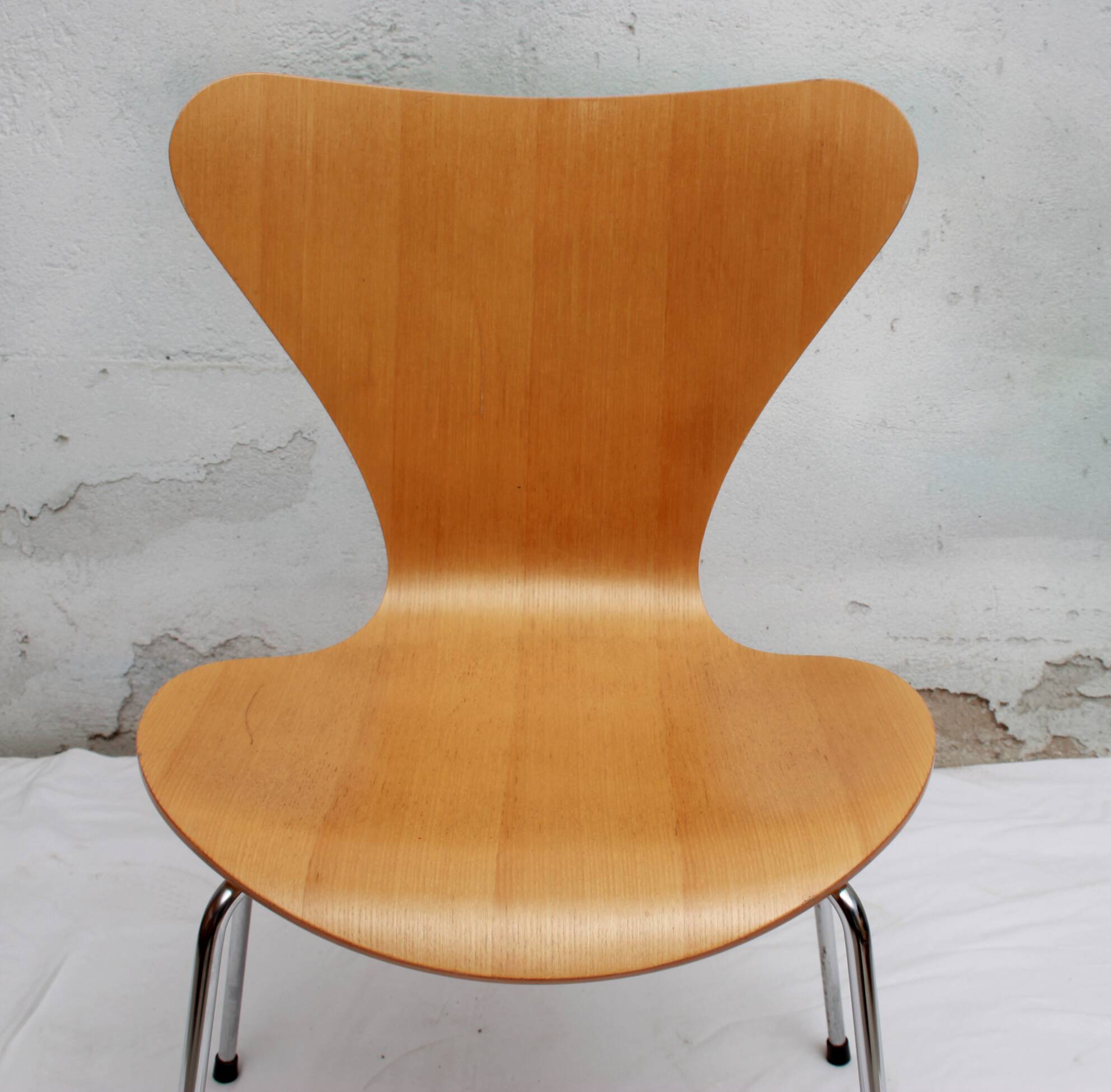 design chair 3107 Arne Jacobsen in ash