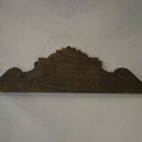 Pediment walnut
