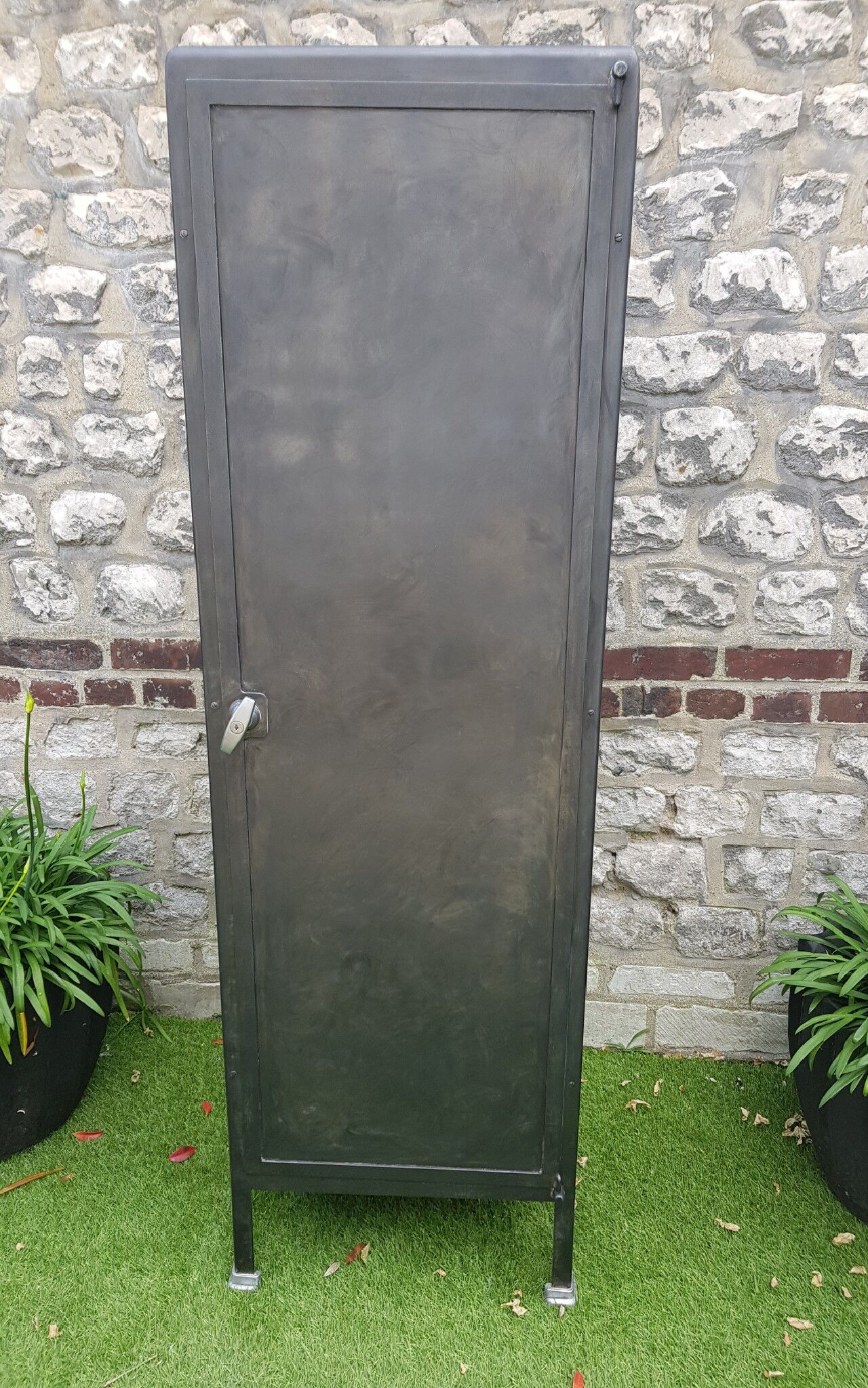 Armoire médicale en métal
