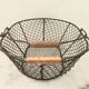 Basket in wire mesh and wood
