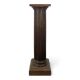 Colonne cannelée en chêne sculpté à plateau carré