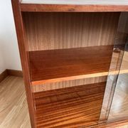 Meuble vitrine moderniste