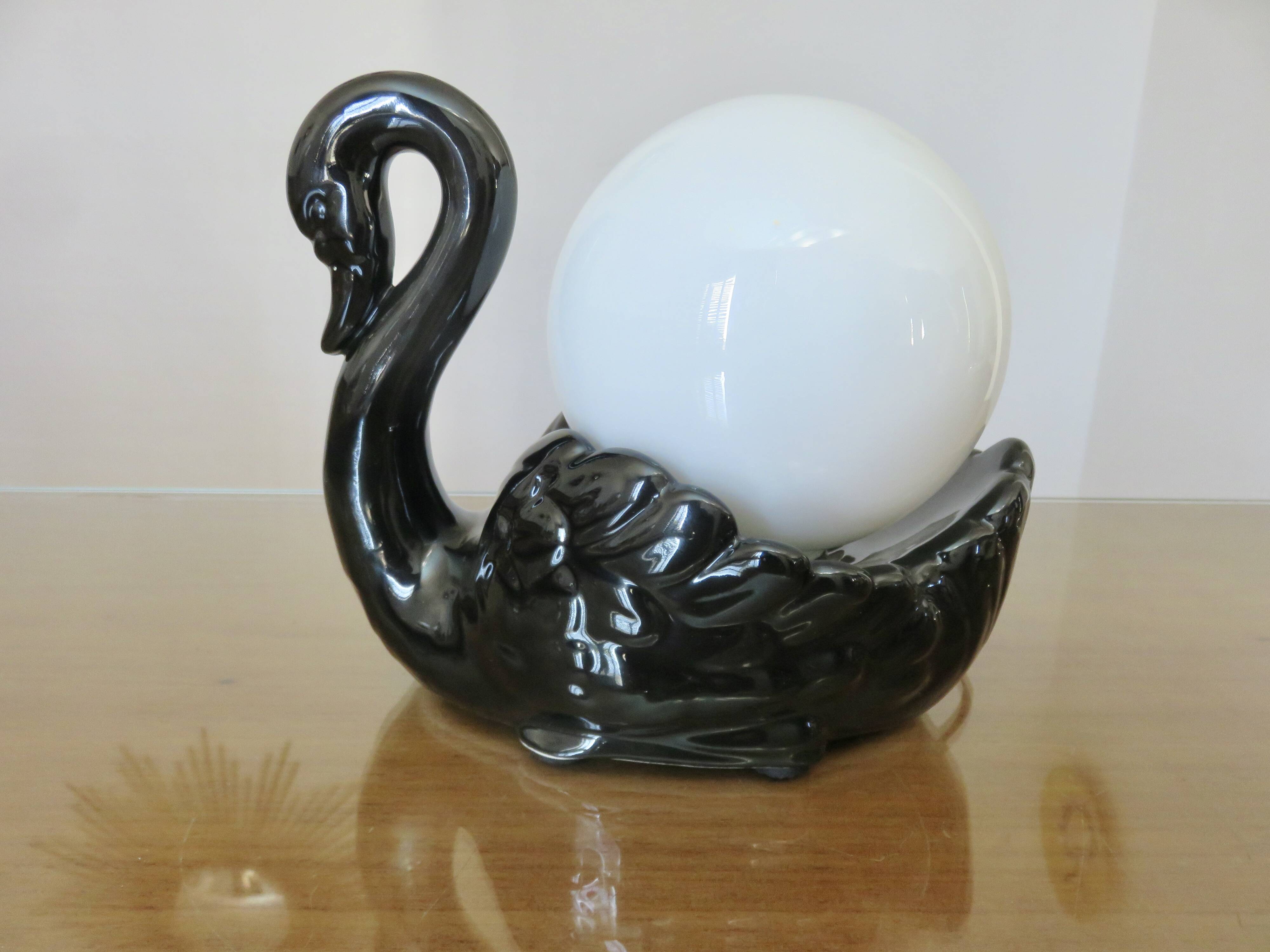 "Black swan" lamp in ceramic and opaline, 70s-80s