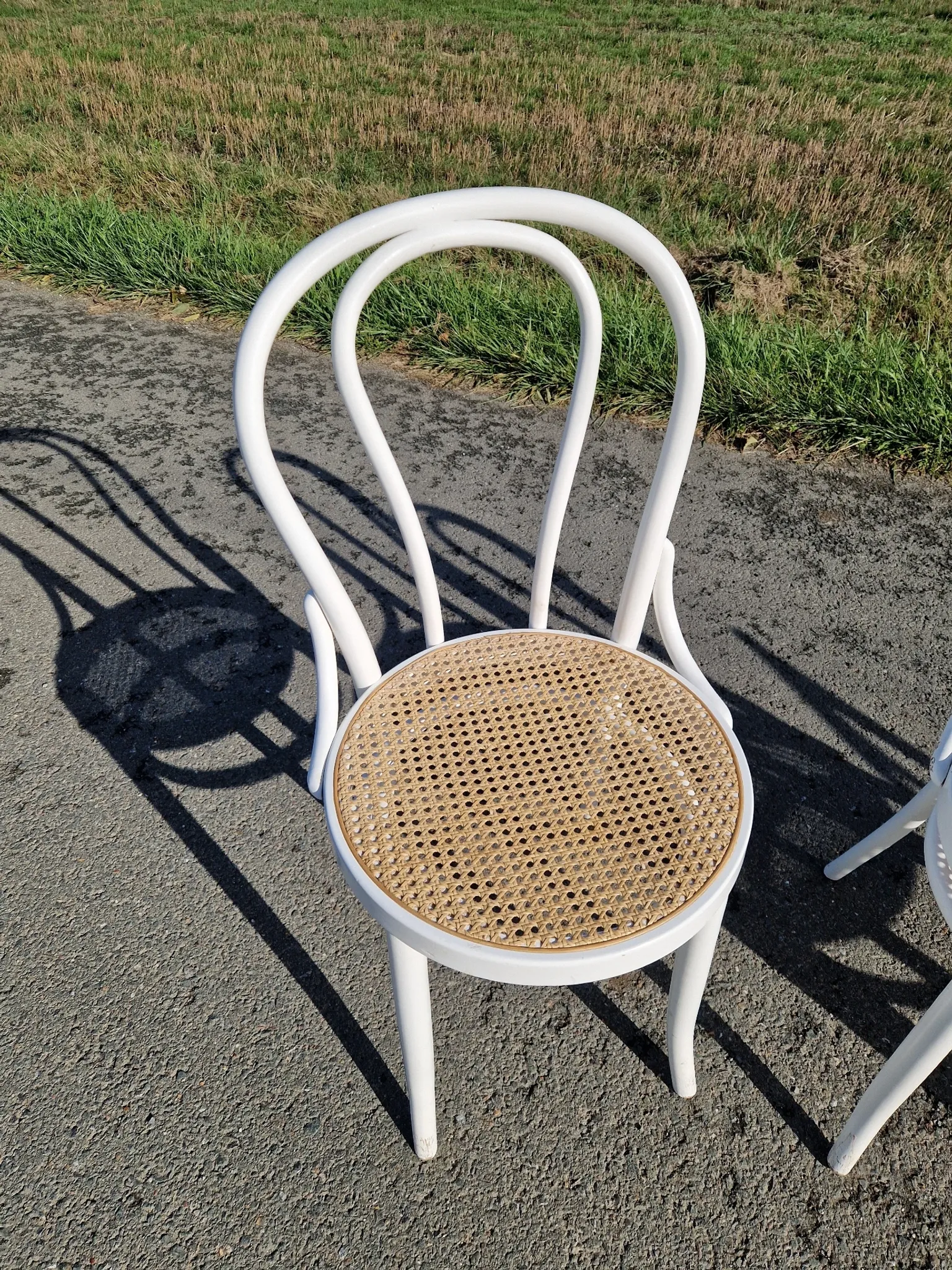 Lot de 4 chaises en bois tournés et cannage 