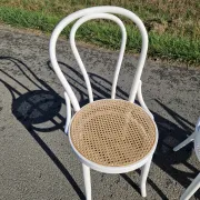 Lot de 4 chaises en bois tournés et cannage 