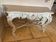 Console en bois sculpté blanc