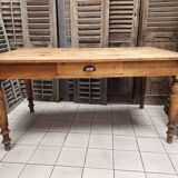 Farm table