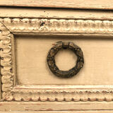 Commode de style Louis XVI en bois laqué crème, vers 1900
