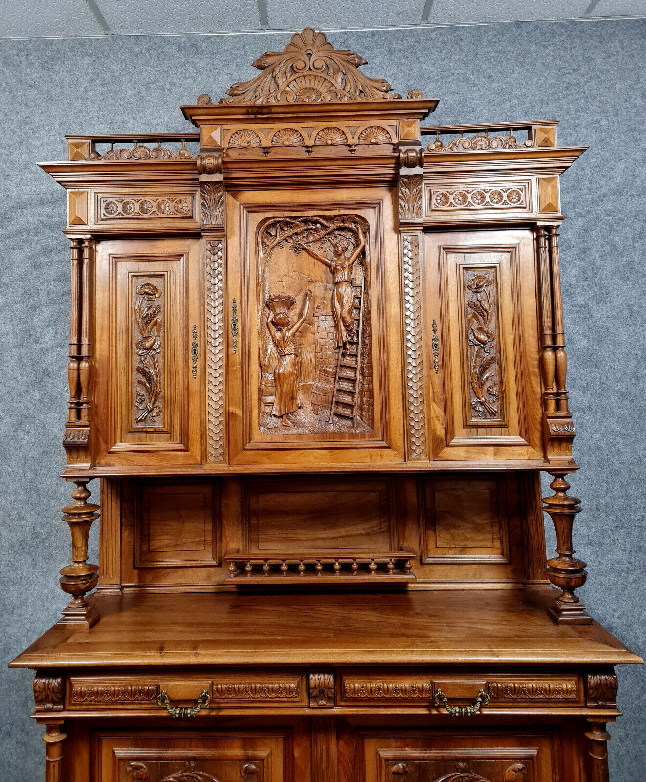 Renaissance style sideboard in solid walnut around 1850