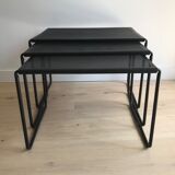 3 tables gigognes en tôle perforée et acier laqué noir années 80