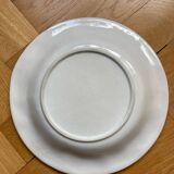 Plate barbotine strawberries