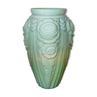 Vase en opaline Art Deco