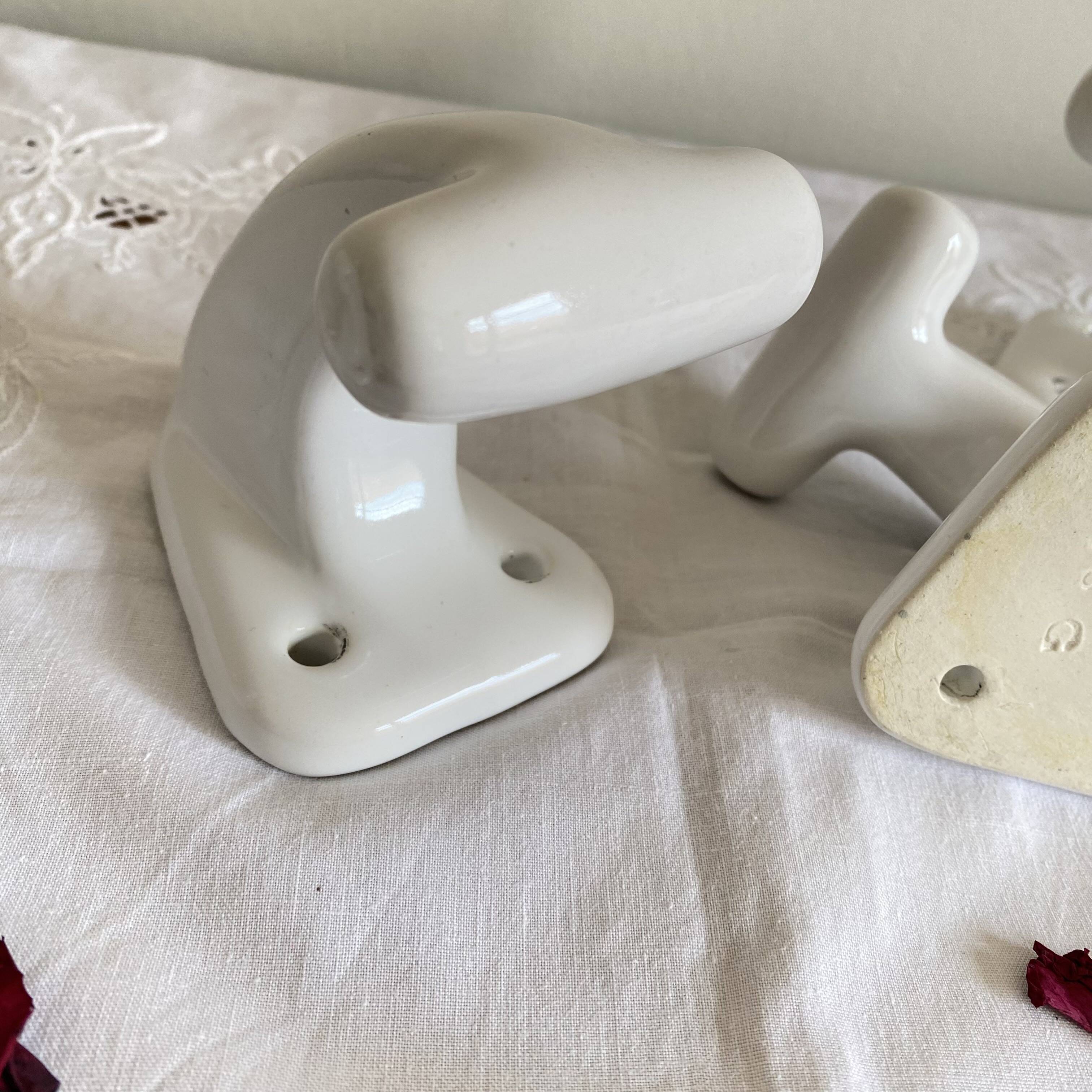 4 antique ceramic earthenware wall hooks towel holders ACC-7340