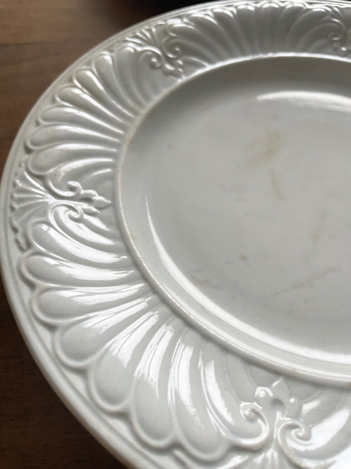 2 Creil and Montereau white plates