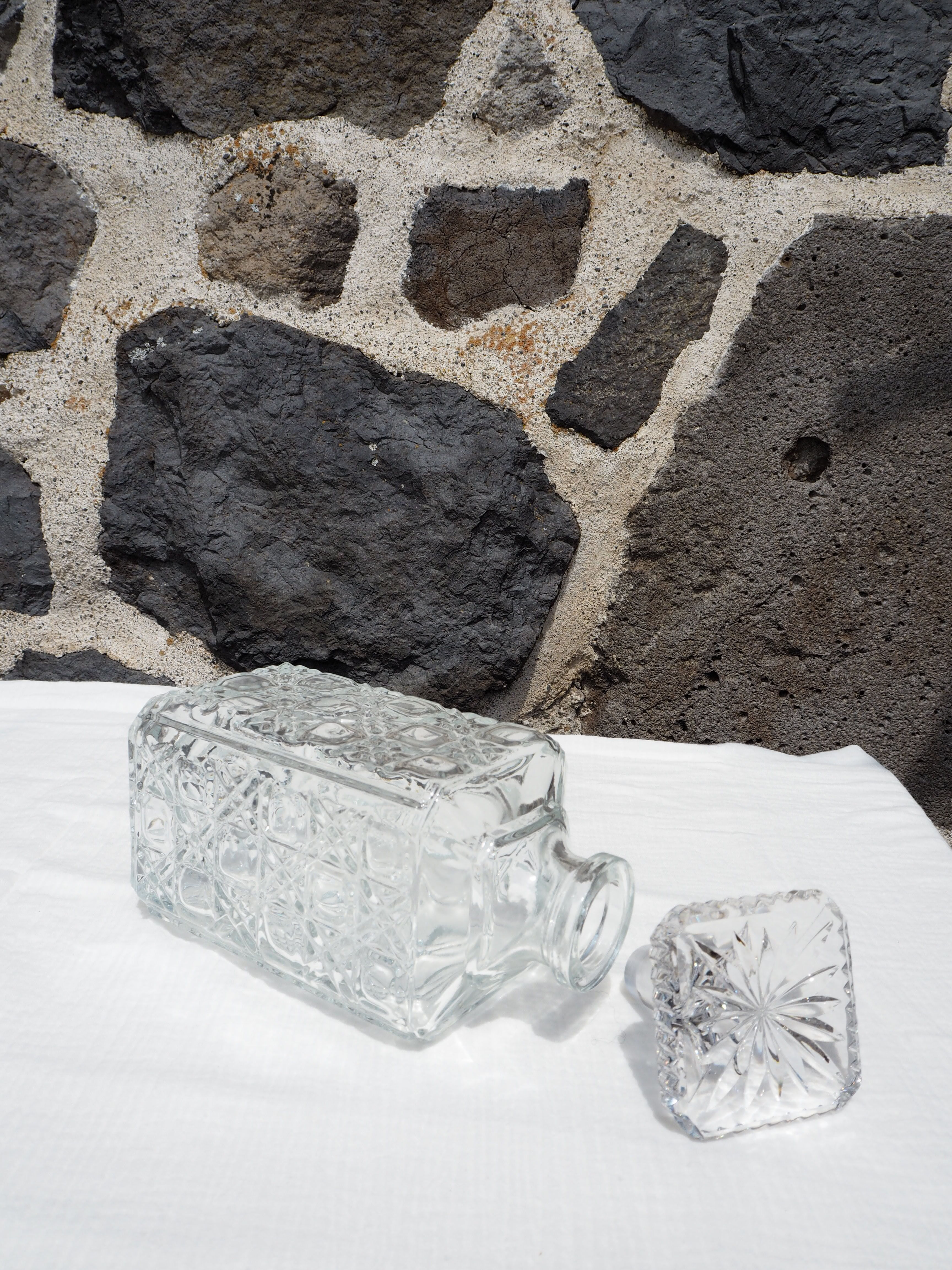 Glass whisky decanter