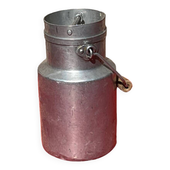 Milk pot