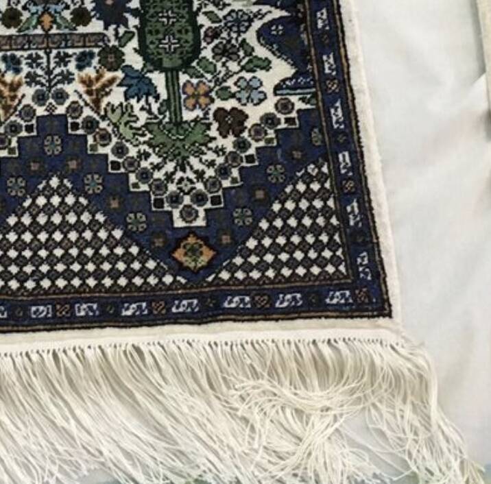 Table Hand-knotted rug in natural silk