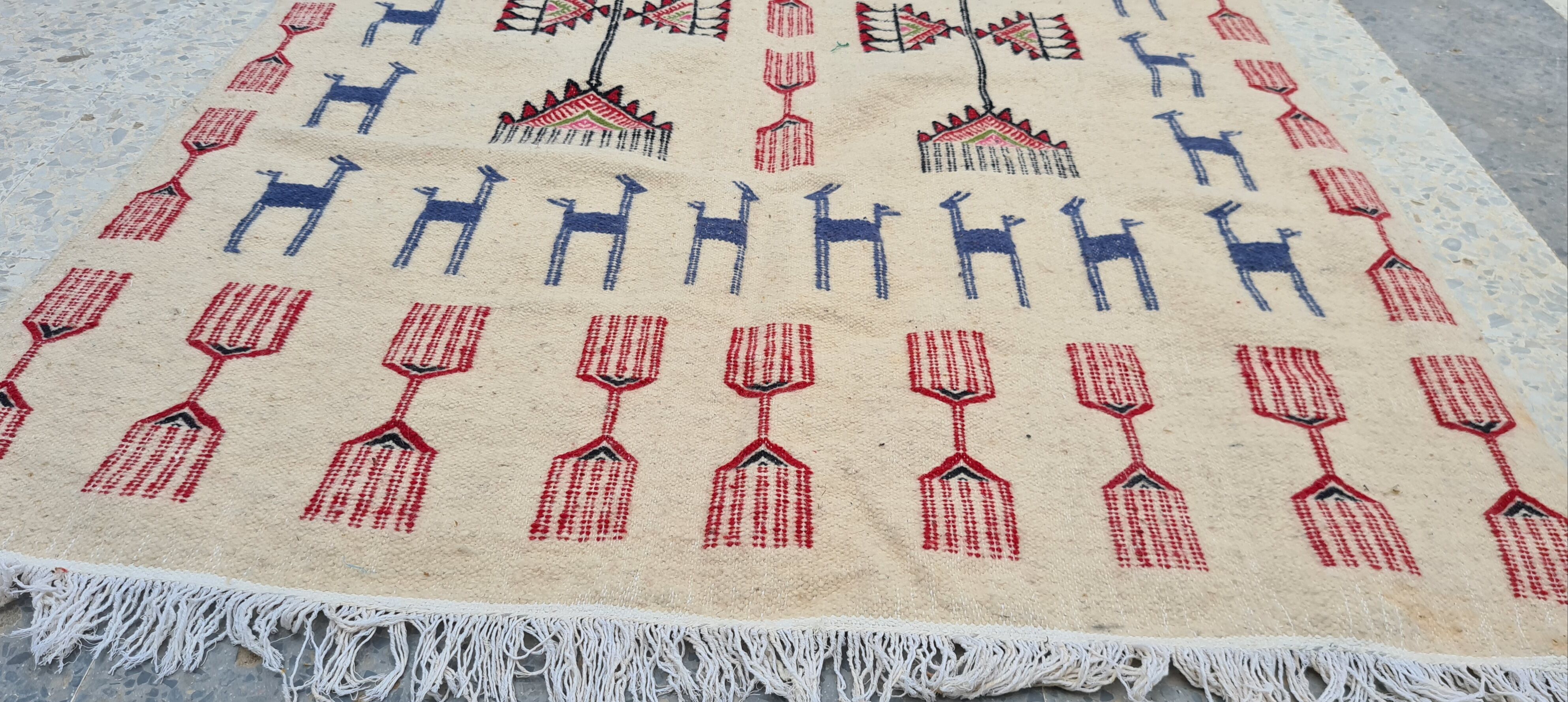 Tapis kilim beige à motifs multicolores fait main en pure laine