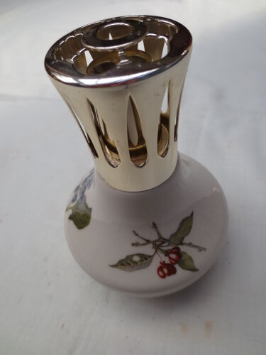 Lampe  berger vintage en céramique décorée de  fleurs et feuillage