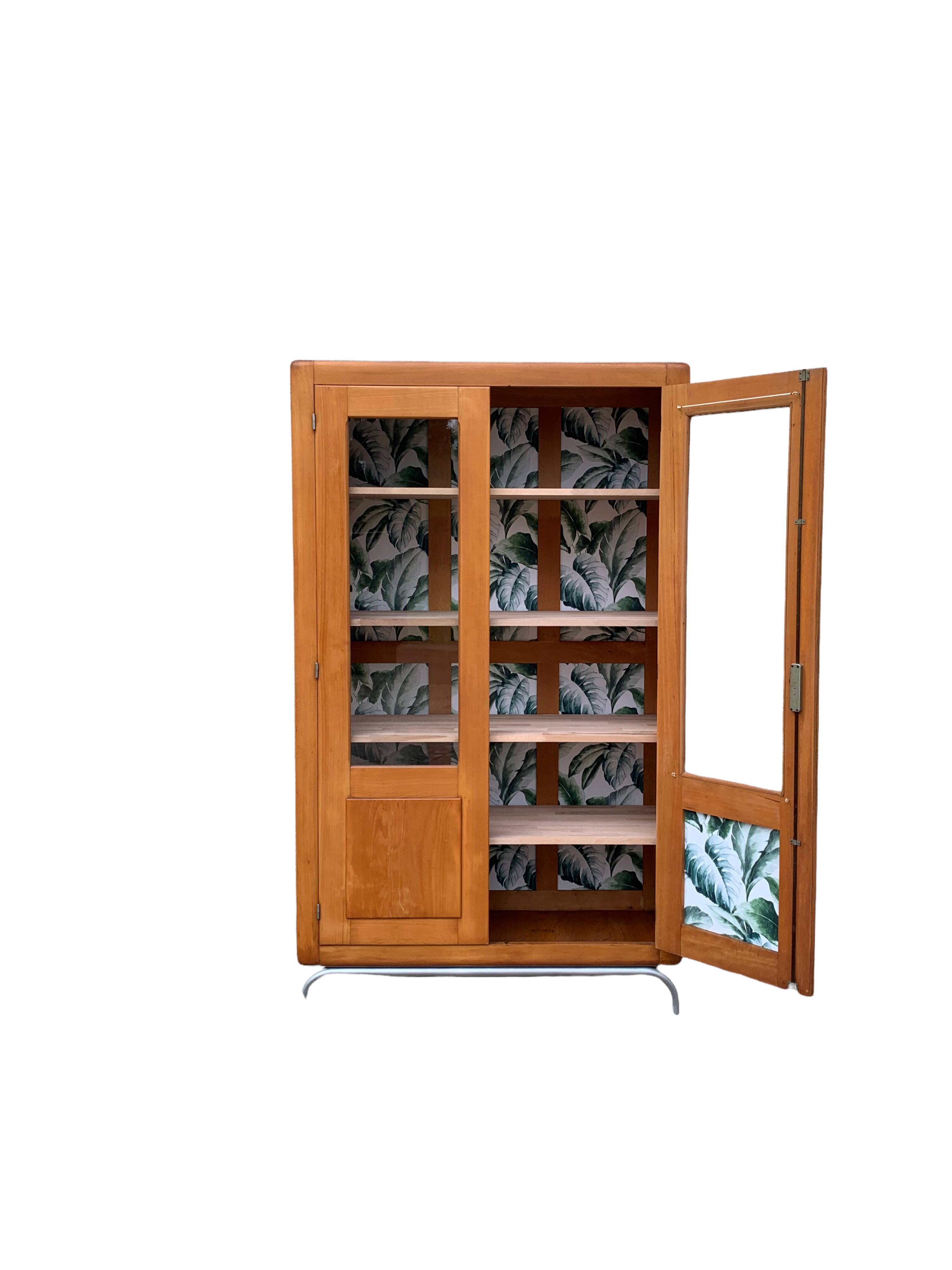 Primary school glass cabinet 1950