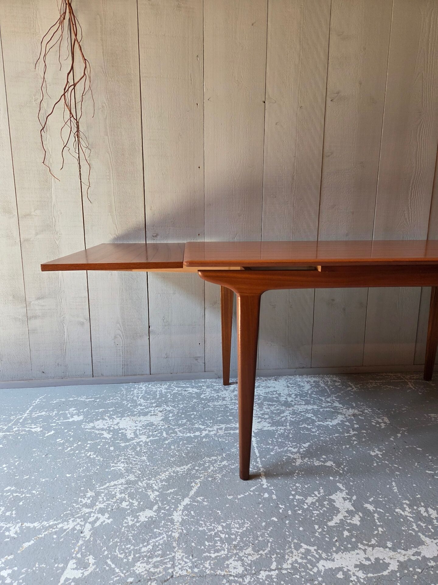 Scandinavian table