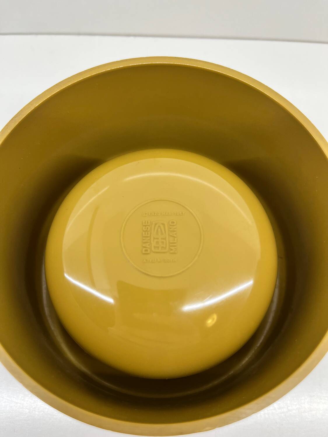 Enzo Mari ashtray Borneo - Danese Milano - Melamine - Italian design