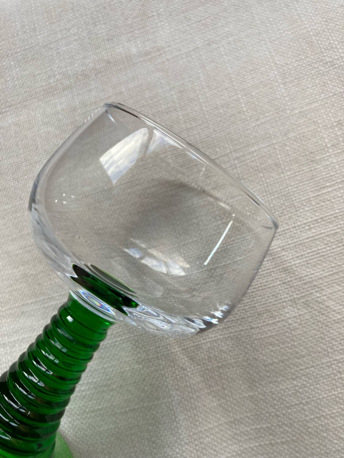 Verres à vin blanc Roemer pied vert
