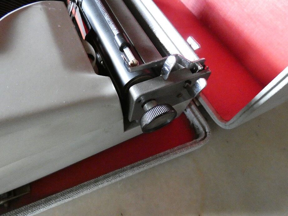 Remington brand typewriter travel riter deluxe