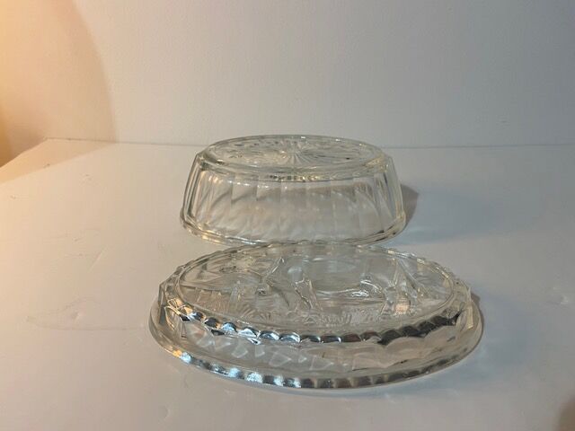Chiseled glass butter tray