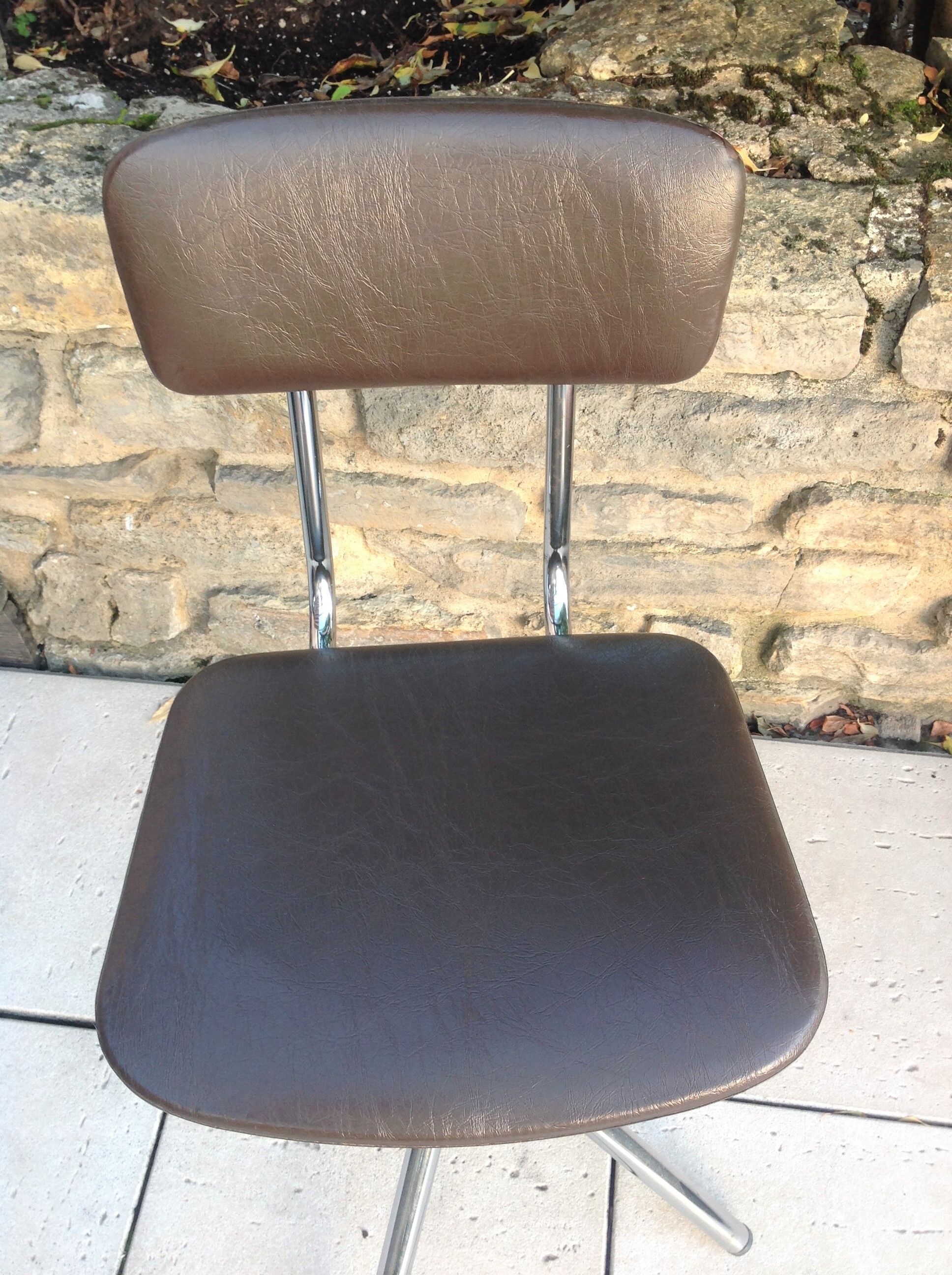 Swivel chair in chromed metal and skai brown years 60-70