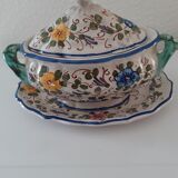 Sauce dish and its serving dish