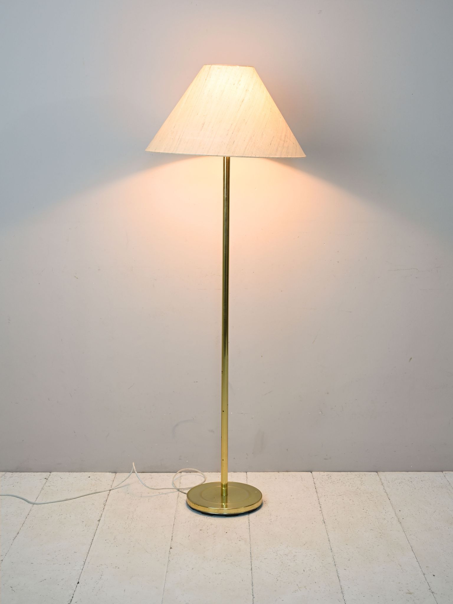 Lampadaire vintage avec base en or