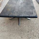Table basse en chêne Shou Sugi Ban et piètement en étoile en aluminium