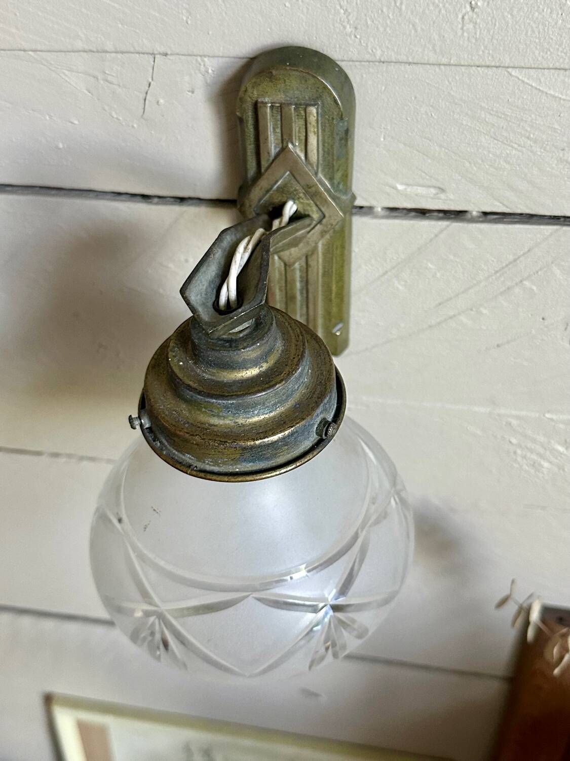 Art Deco wall lamp in metal and glass