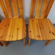 Suite de 4 chaises vintage en pin des années 70 80